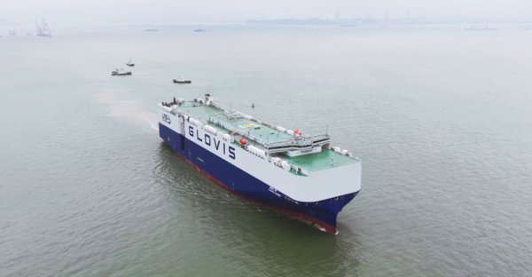 上海设计的全球首艘“超级车库”船交付，可装10800辆车，韩国船东收货